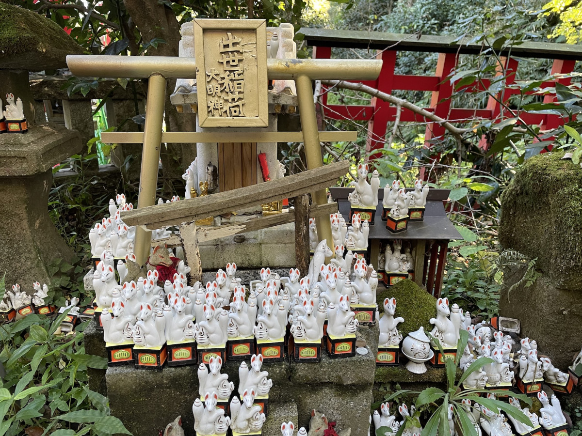 鎌倉の最強出世稲荷・佐助稲荷神社の伝説と怖い噂の真相を徹底解剖