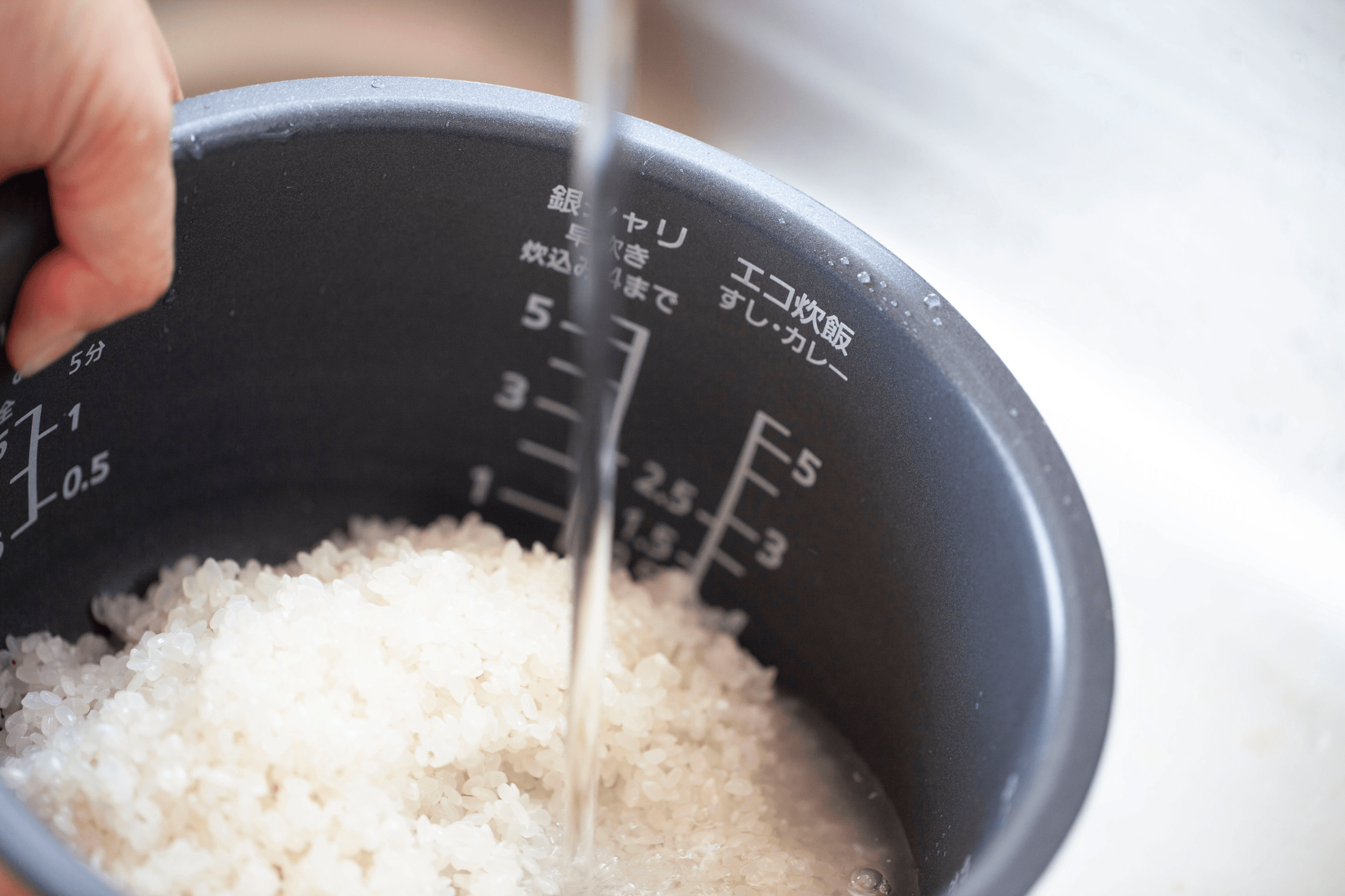 炊飯器でもち米がべちゃつかない！失敗防ぐ水加減と炊き方の黄金比