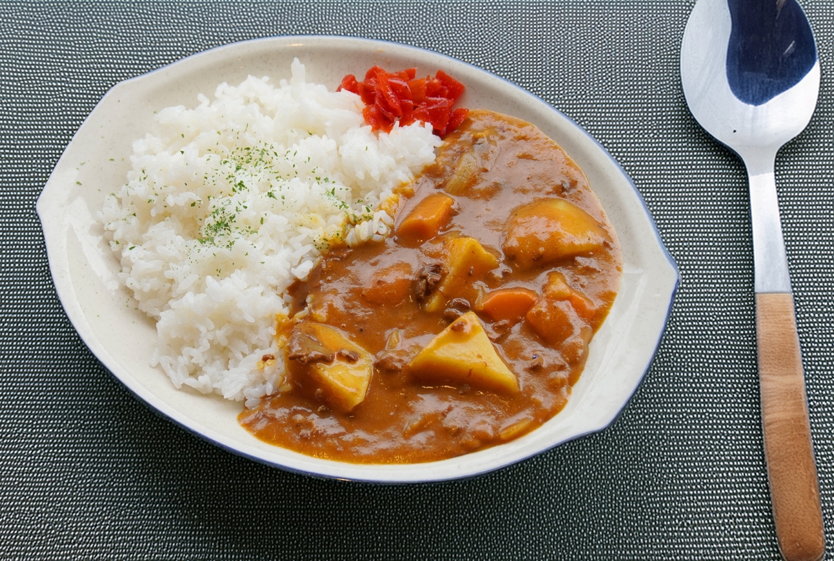 舞鶴海軍カレー話題沸騰の真相！横須賀との違いと2026名店レポ