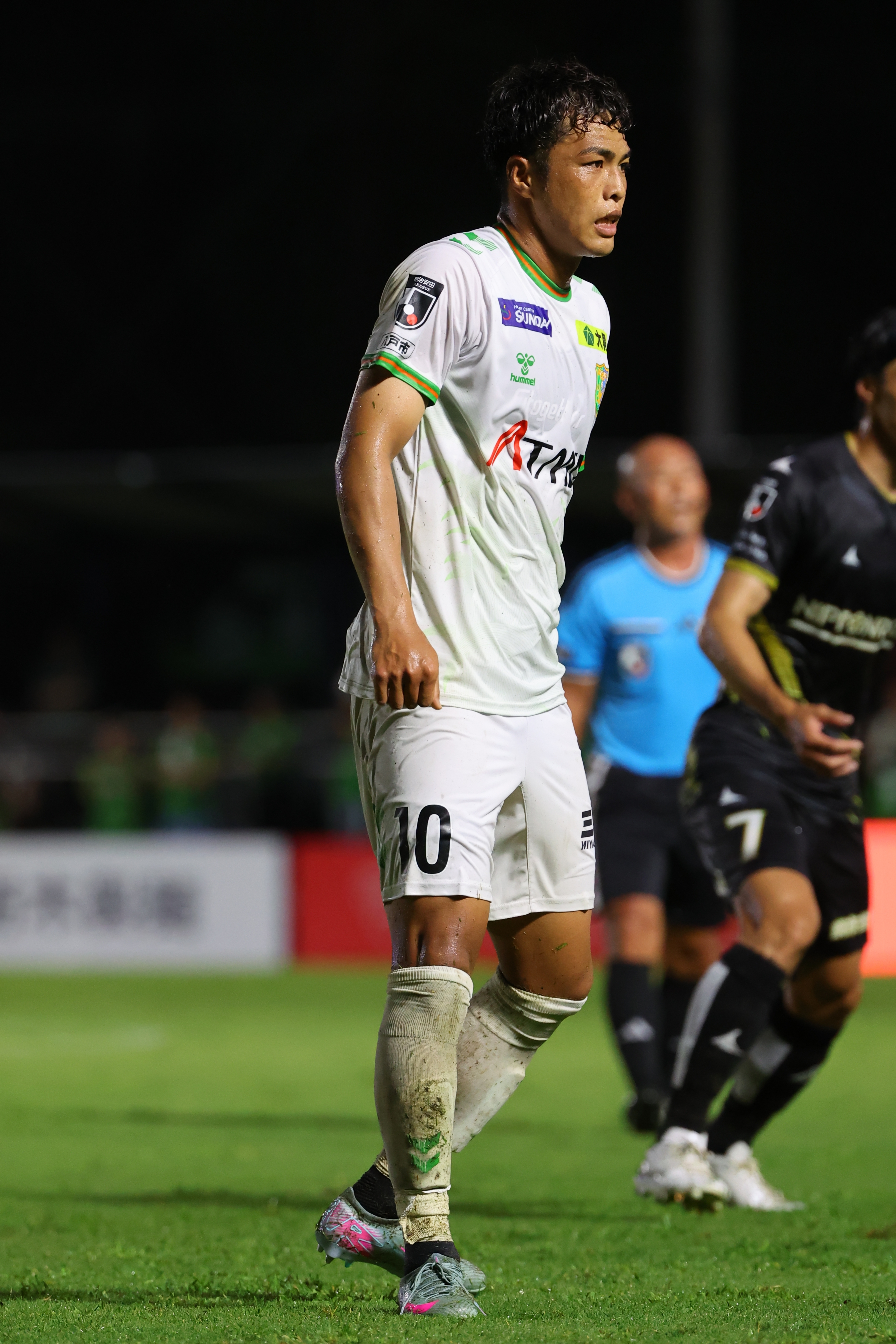 浦和対東京V因縁の激突！勝敗を分ける鍵とスタメン・放送徹底解説