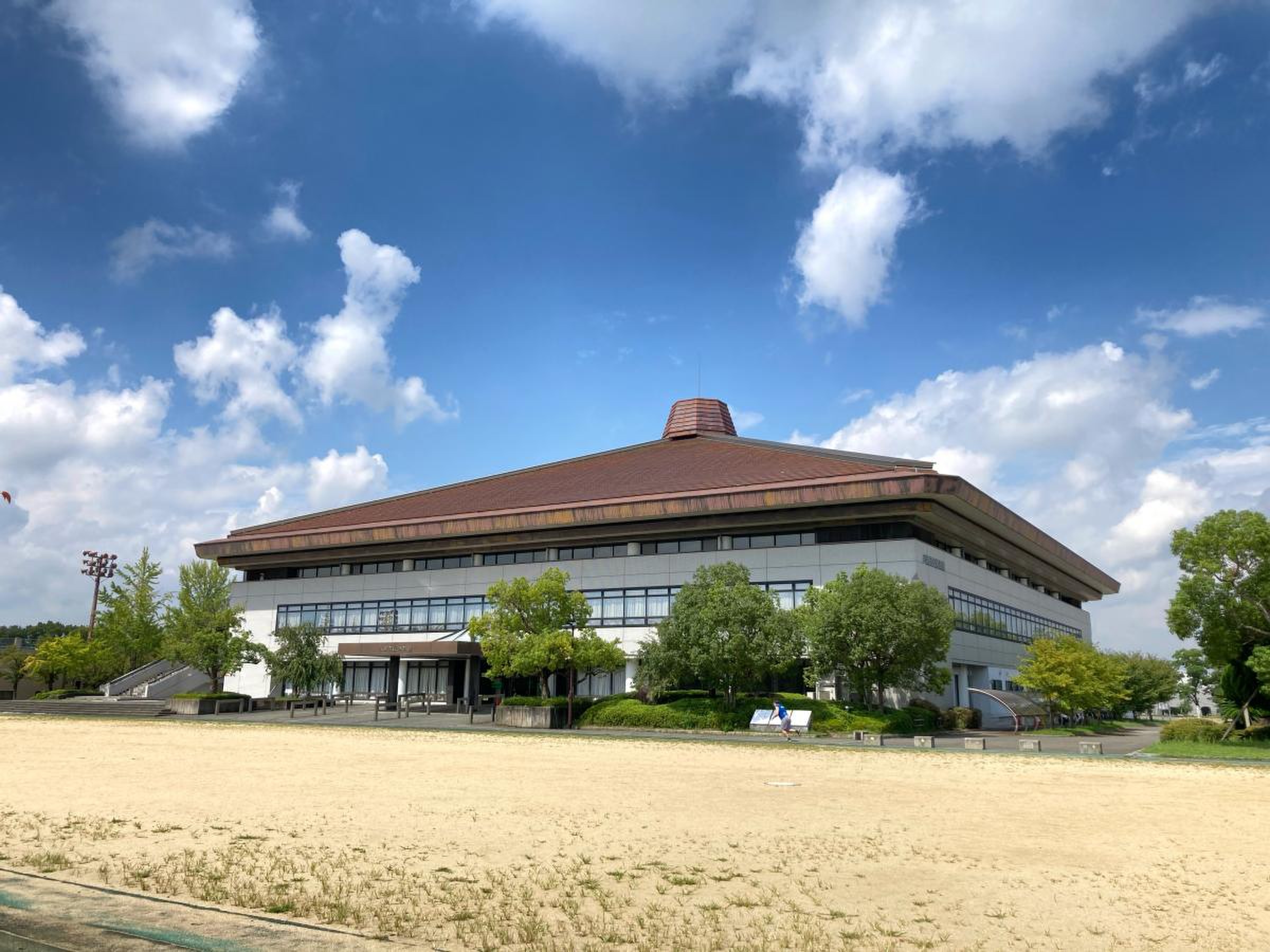 八幡市民体育館の利用術完全解剖！料金改定の真相と2026年混雑検証