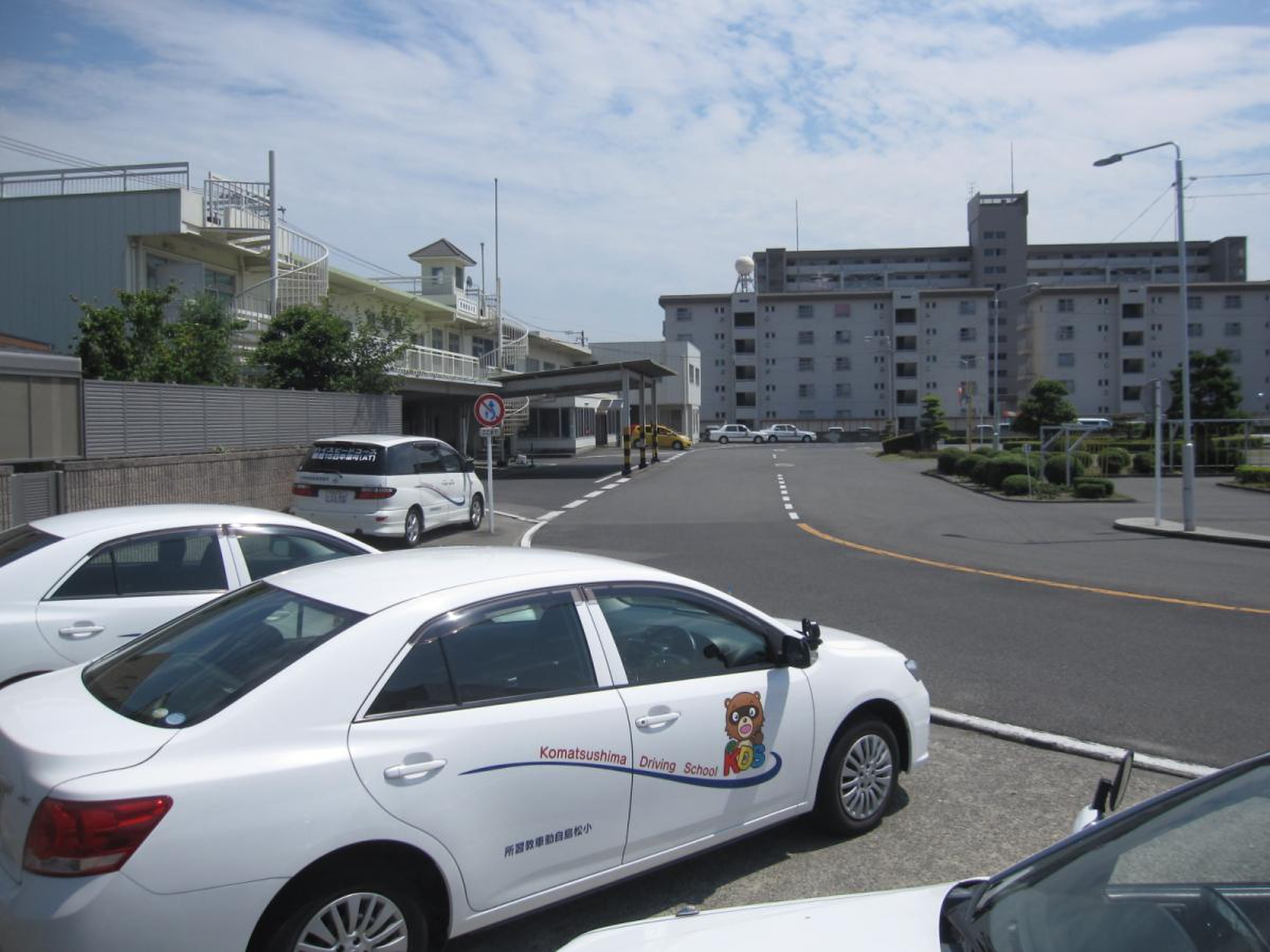 小松島自動車教習所の評判と現在の真相！料金や教官の口コミまで徹底検証