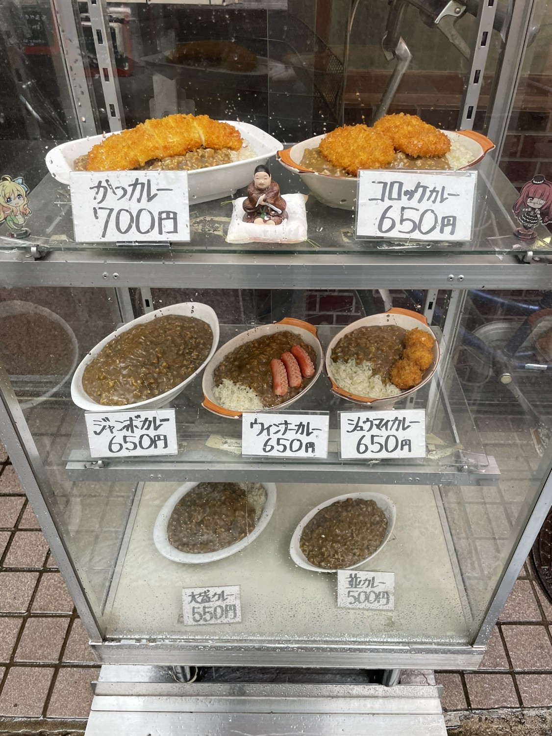 神保町まんてんの行列はなぜ続く？名物カツカレーと独特ルールの真実