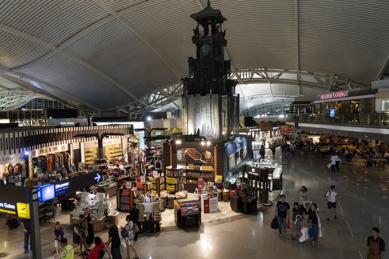 バリ島ングラライ国際空港完全攻略【2026年最新】入国手続きと移動術