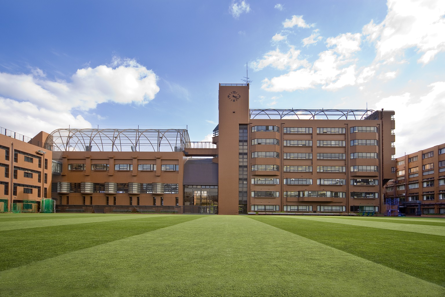 大阪学芸高校の偏差値・芸能特技コースの実態と評判を徹底解剖