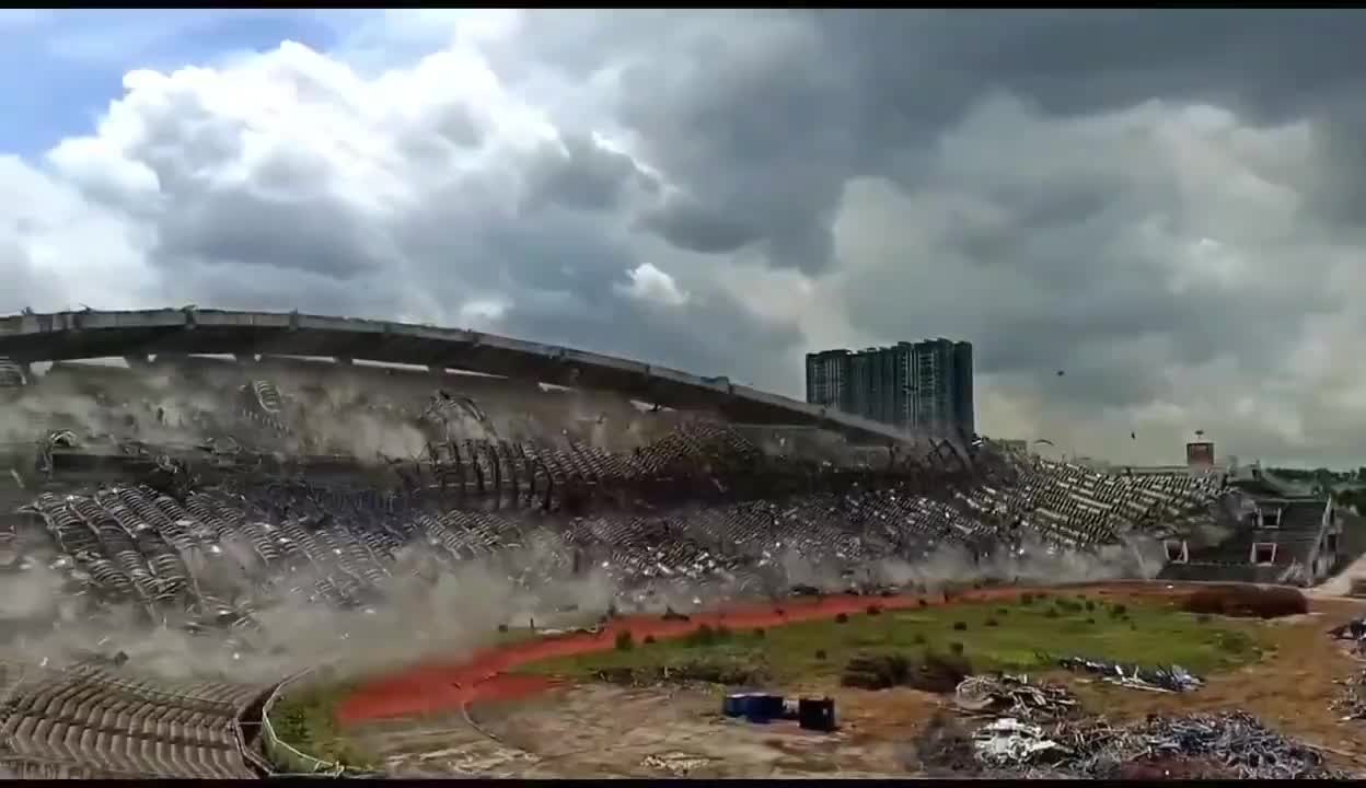 マレーシアの巨大スタジアム崩壊事故！手抜き工事と設計ミスの真相