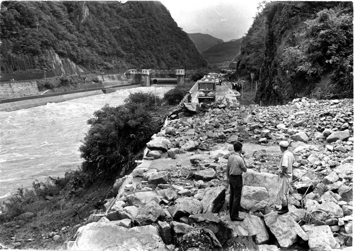 飛騨川バス転落事故の真相と教訓｜104名死亡の惨劇と奇跡の生還