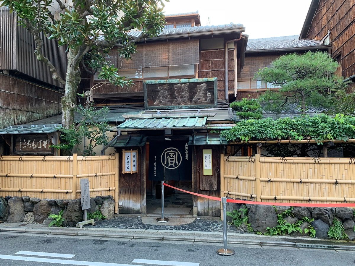 本家尾張屋本店が愛される理由｜創業550年の歴史と名物宝来そばの真相
