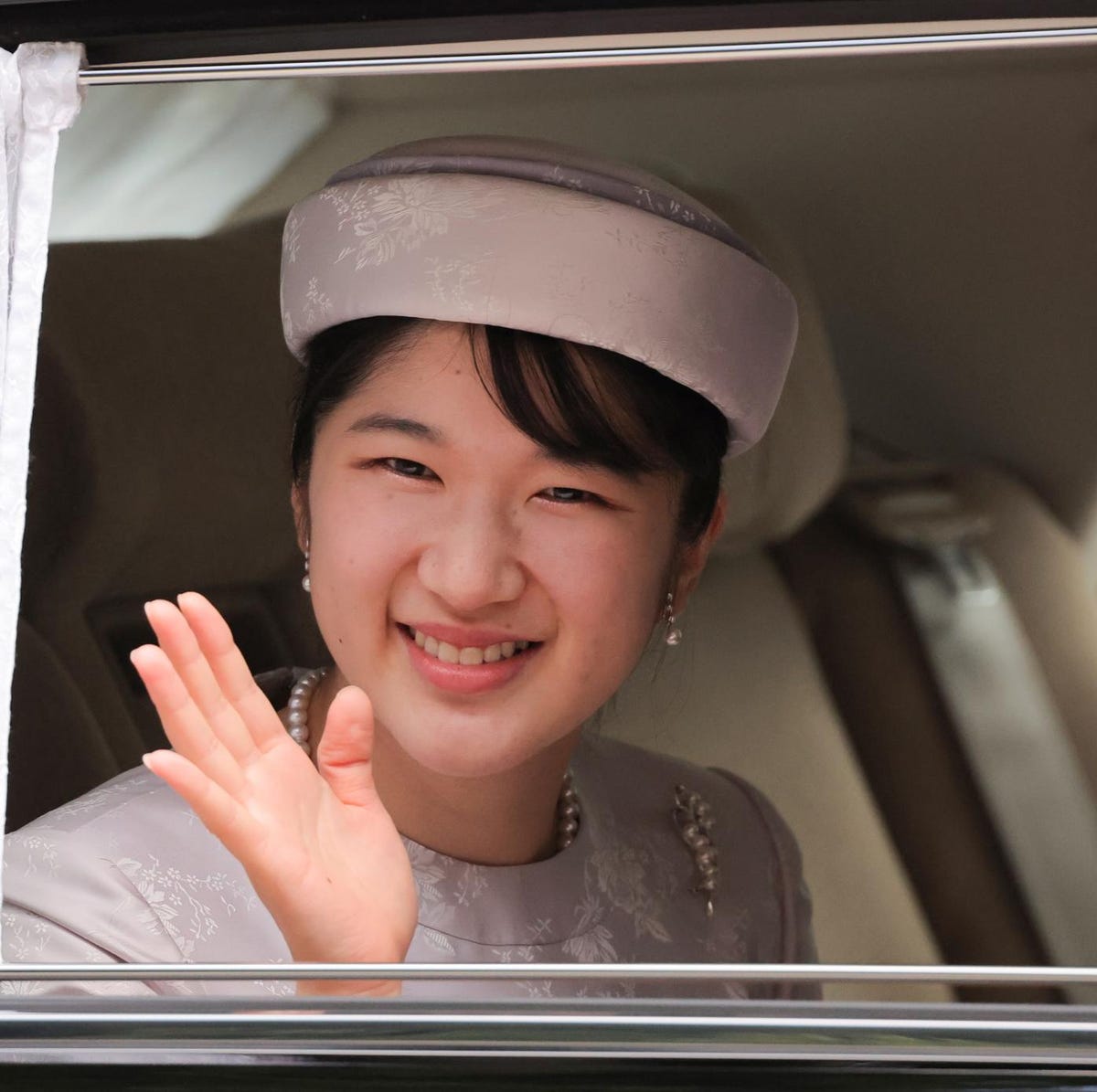 愛子さまの現在と結婚の噂を追う｜日赤勤務と皇位継承議論の全貌