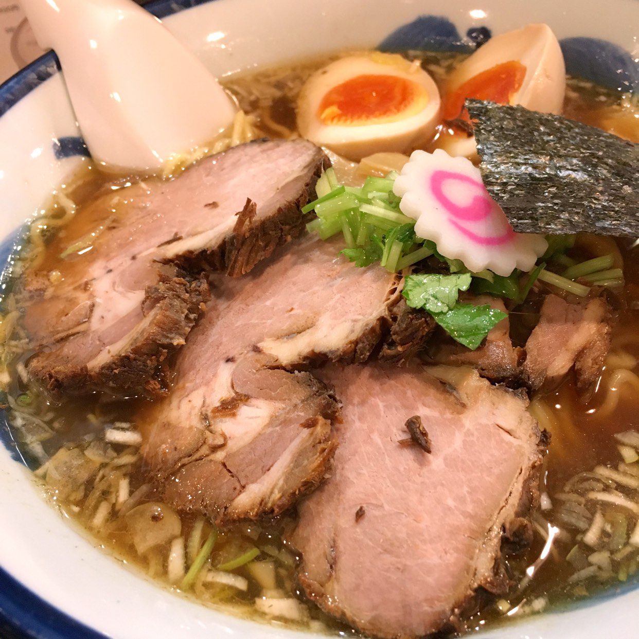 浜松町ラーメン激戦区2026！サラリーマン熱狂の決定打と名店10選