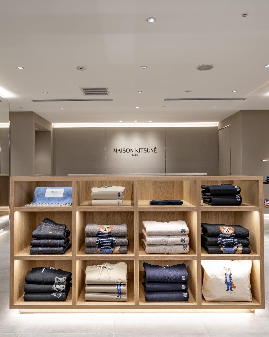 メゾンキツネ店舗総覧2026｜直営店・カフェ併設・限定品の違いを解剖