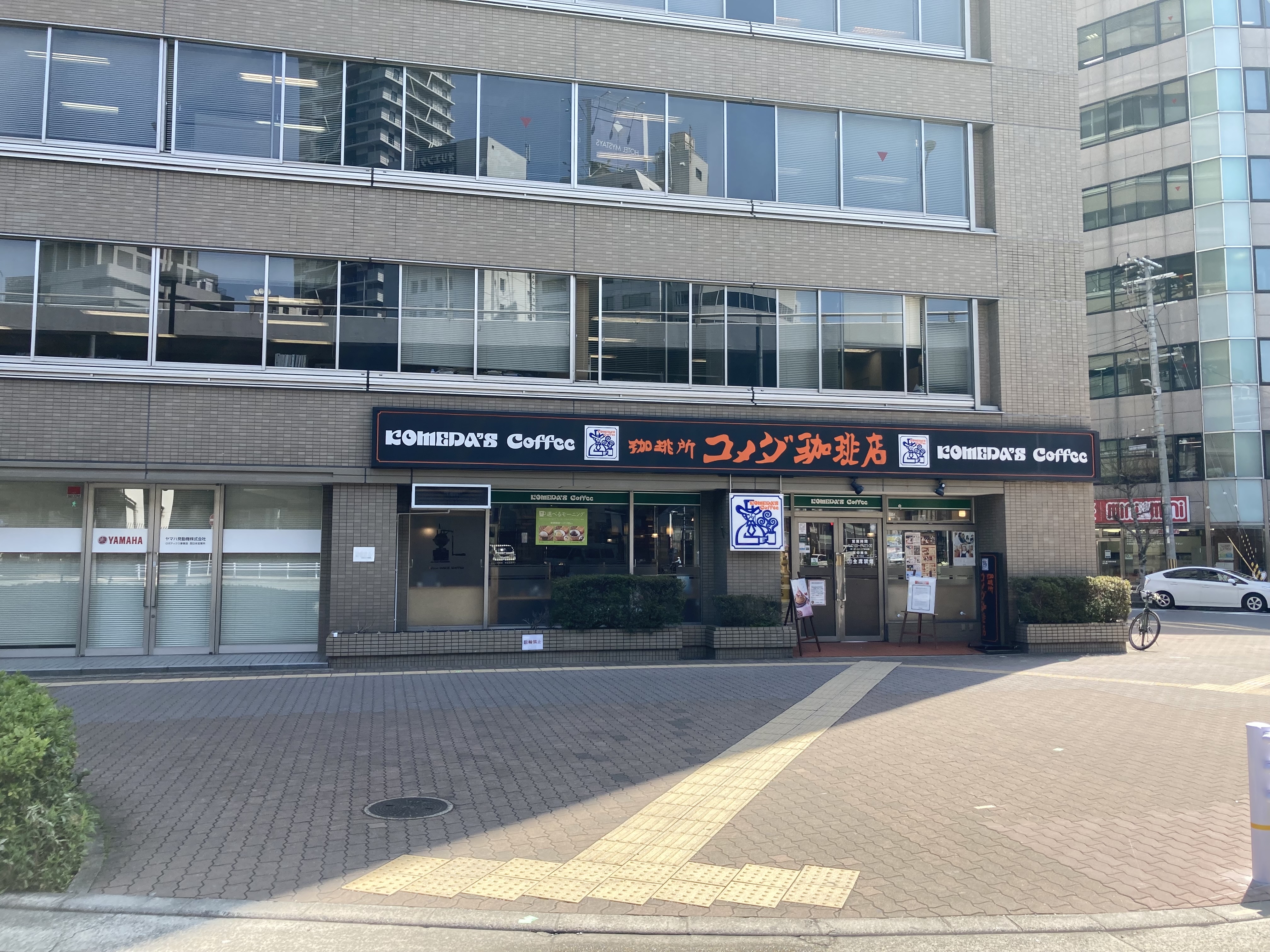 新大阪のコメダ珈琲店は駅構内にある？電源や営業時間と混雑の真相