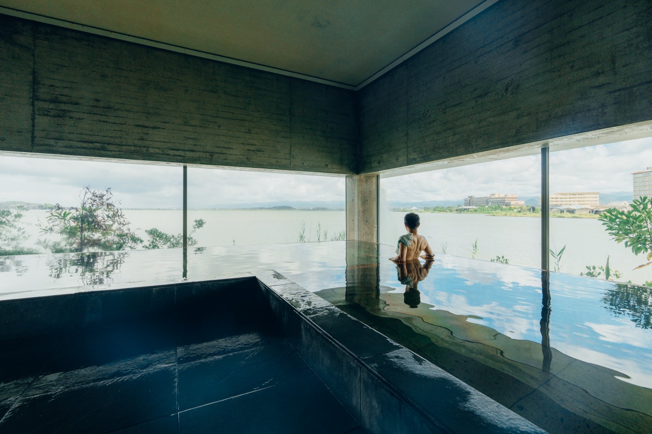 片山津温泉総湯の絶景と建築美｜潟の湯とまちカフェ徹底攻略