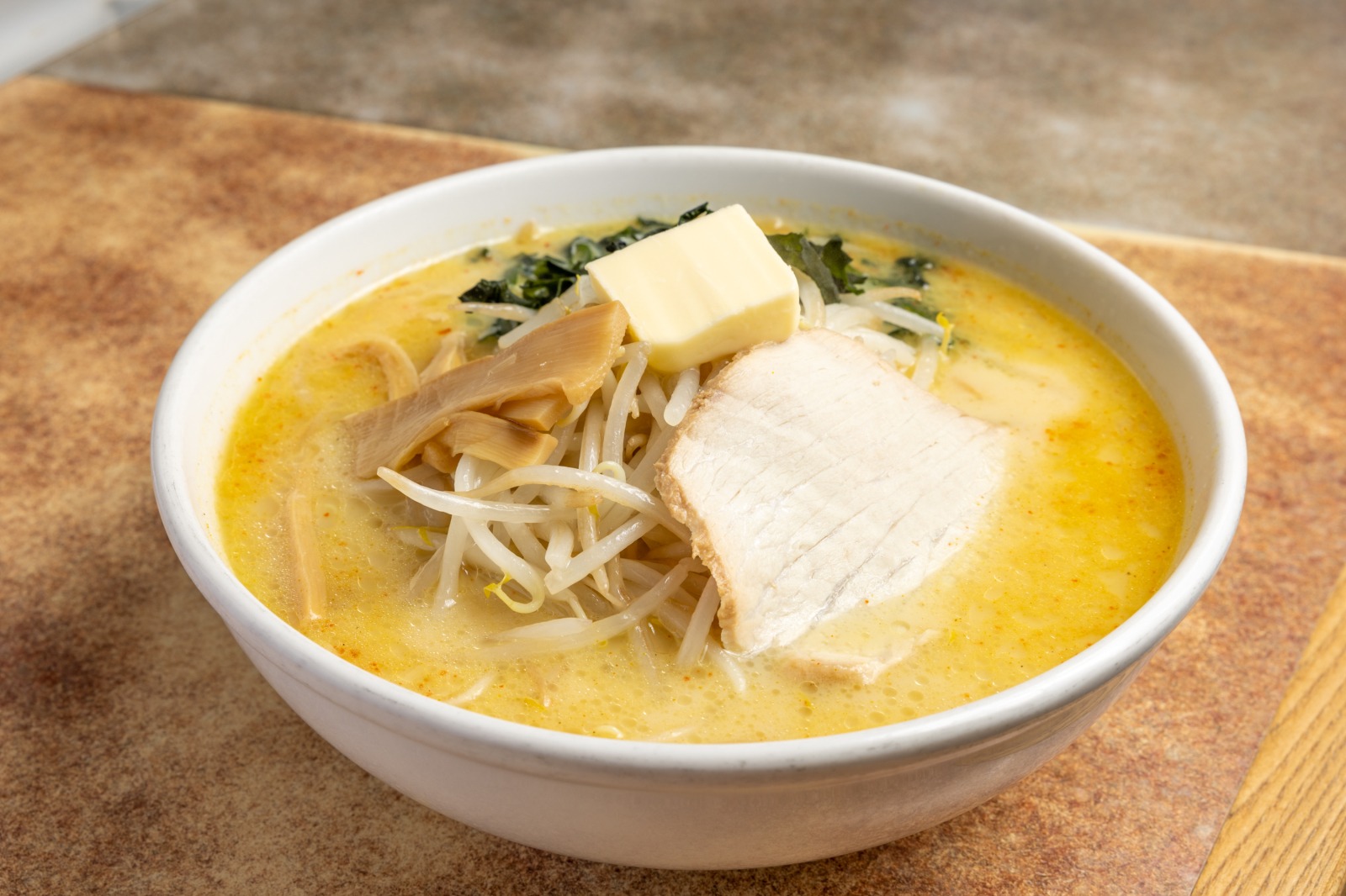 青森市ラーメンの真髄を解剖！極濃煮干しと朝ラー名店の真価【2026】
