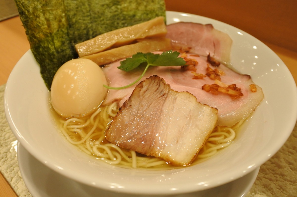 中毒者続出の「麺次郎なんば」なぜ人気？並び・コールの真相を徹底解説