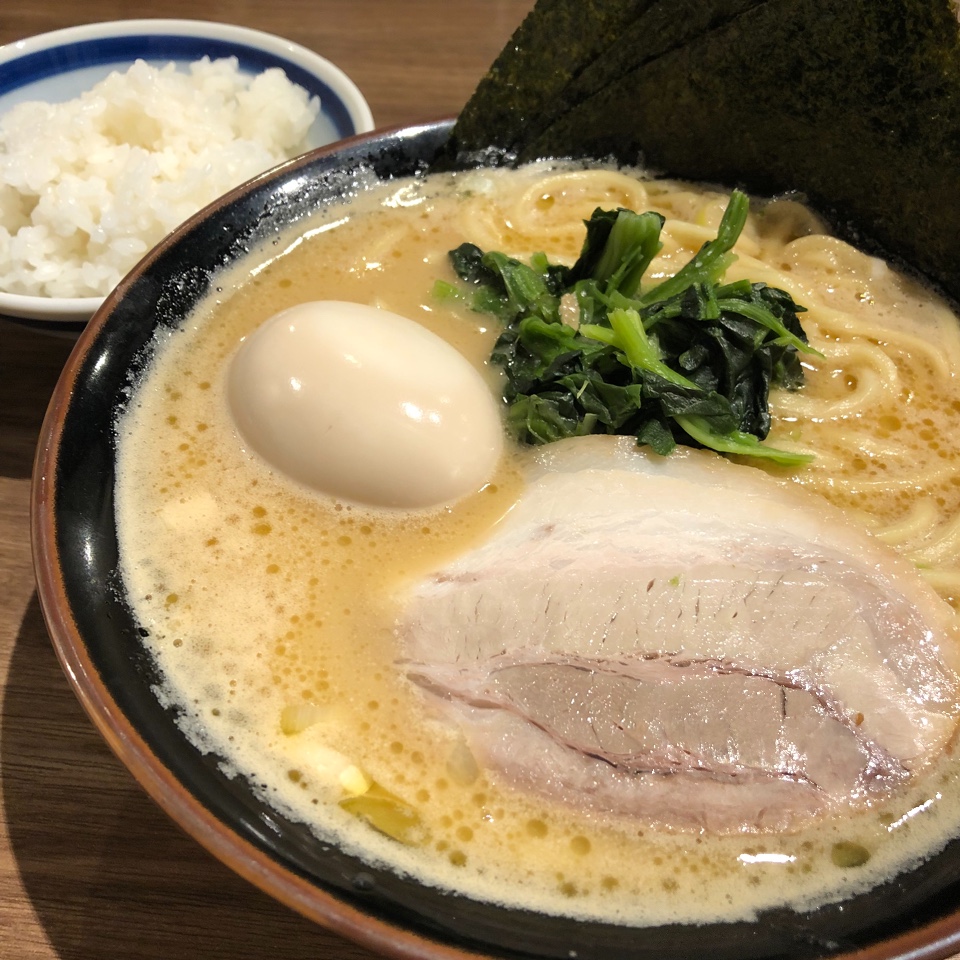 なぜ旭川の武田家に中毒者が続出？濃厚家系ラーメンの魅力を徹底解説