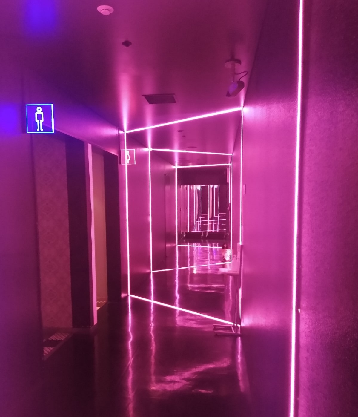 心斎橋ビッグステップのトイレが異次元！全階アート空間の秘密と評判