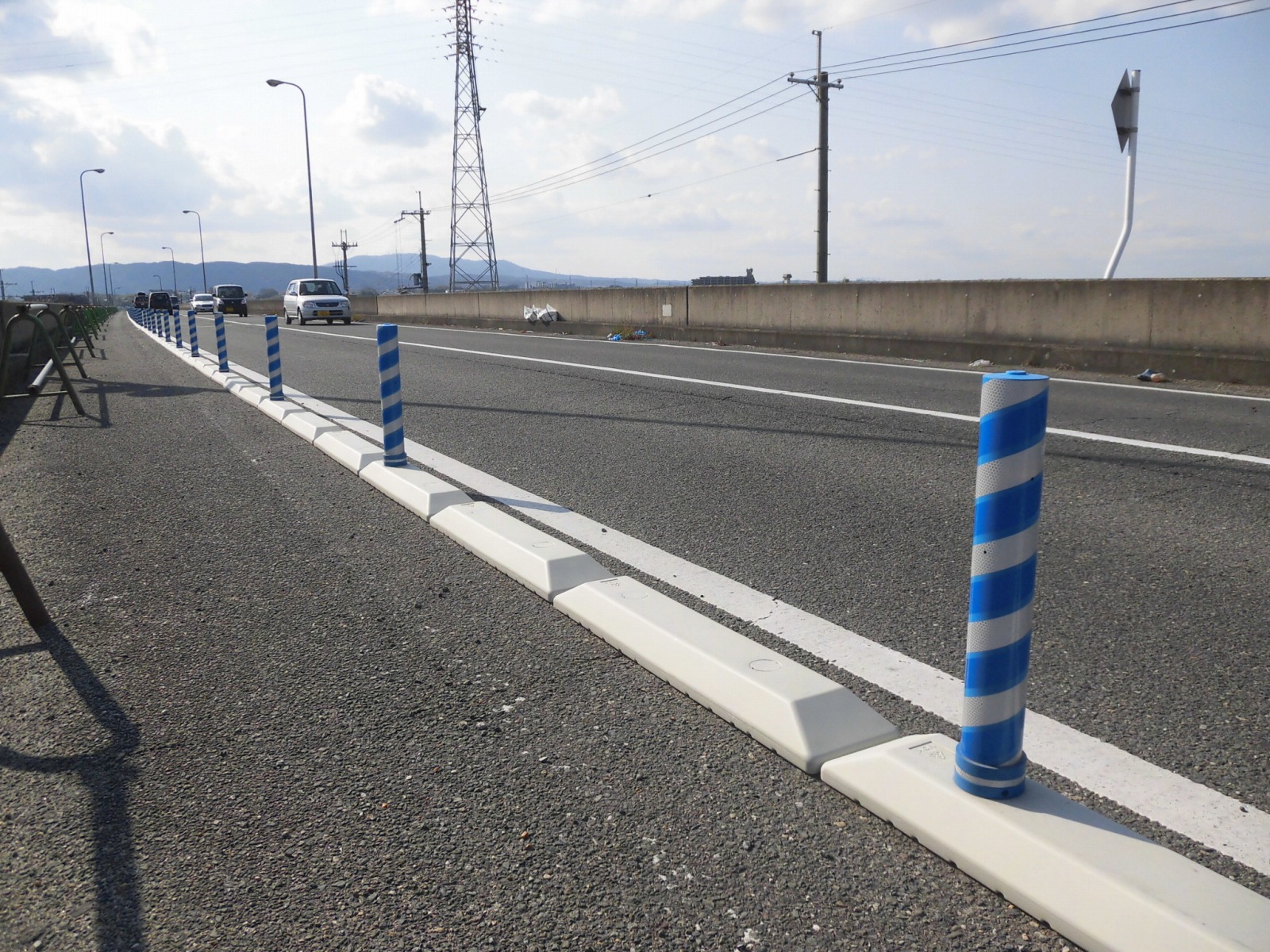 【2026年最新ルポ】悲惨な正面衝突を防ぐ「命の防護壁」の現在地――全国で急ピッチに進む「中央 分離 帯」再構築の現場を追う