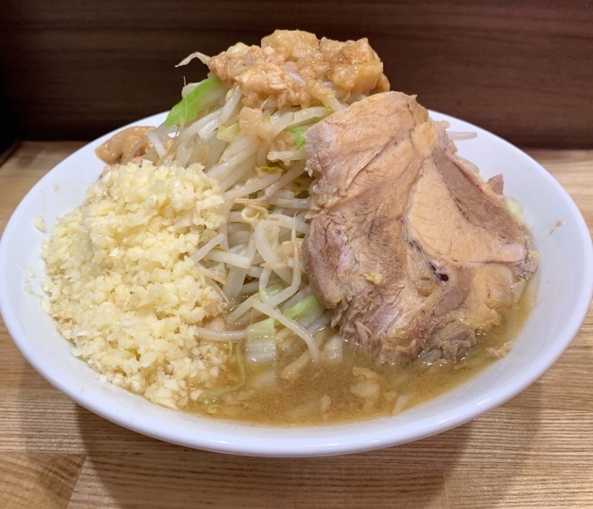 横浜の二郎系おすすめ名店決定版！初心者向けコールと深夜営業まで徹底網羅