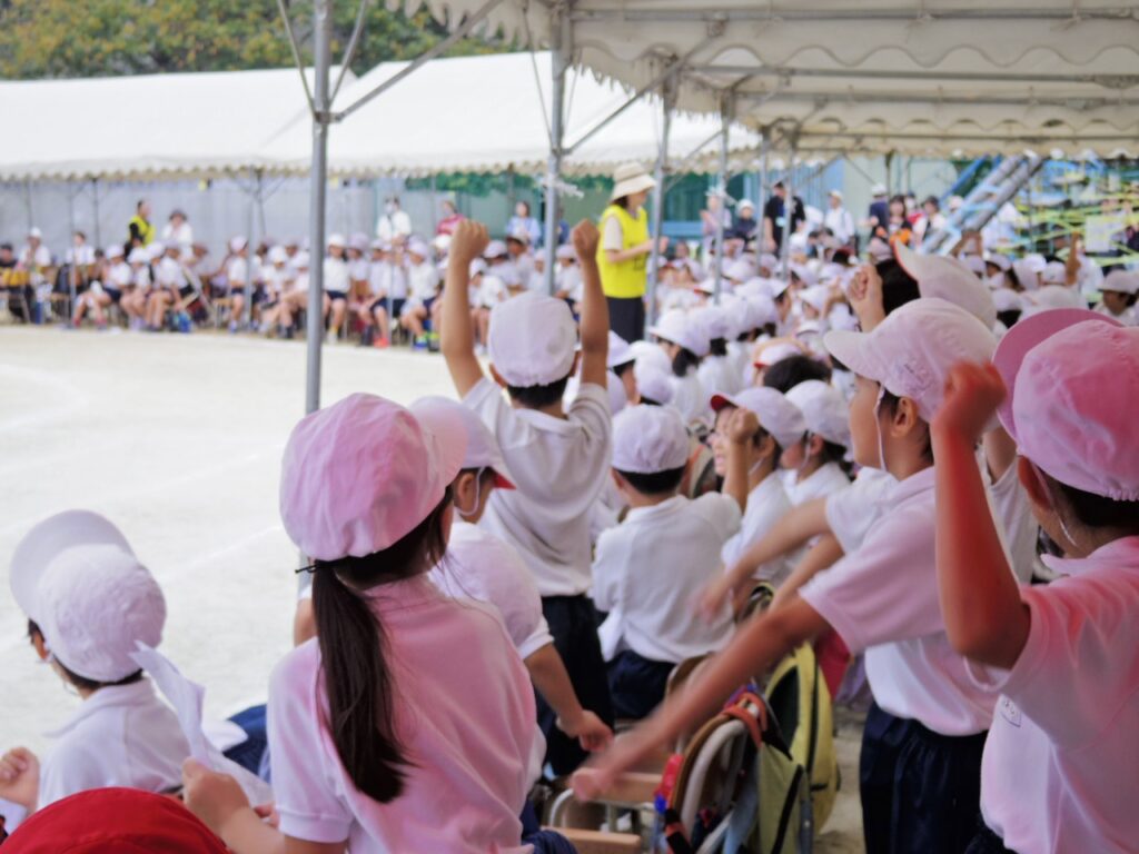 【2026年最新】イヤイヤ期でも大成功！2歳児の運動会「親子競技」アイデアとハプニングを笑顔に変える全ノウハウ