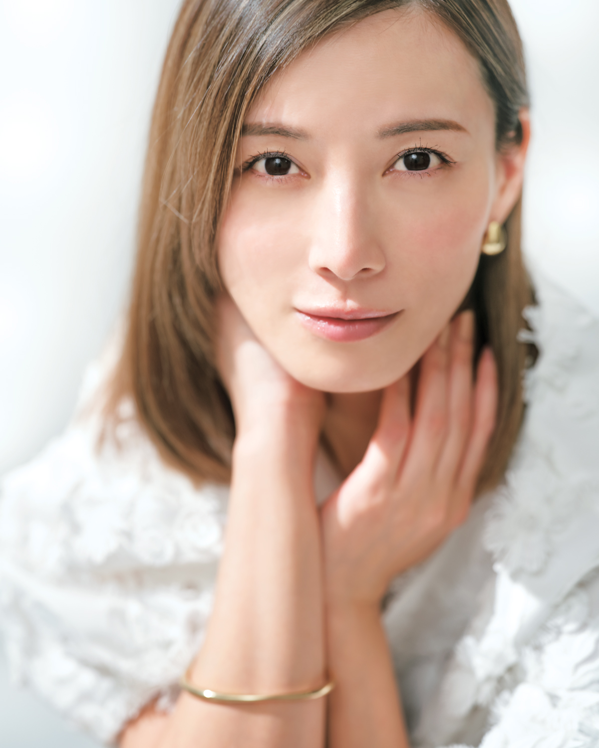 加藤あいの現在と奇跡の美貌に迫る！夫・子供との生活や復帰の最新動向