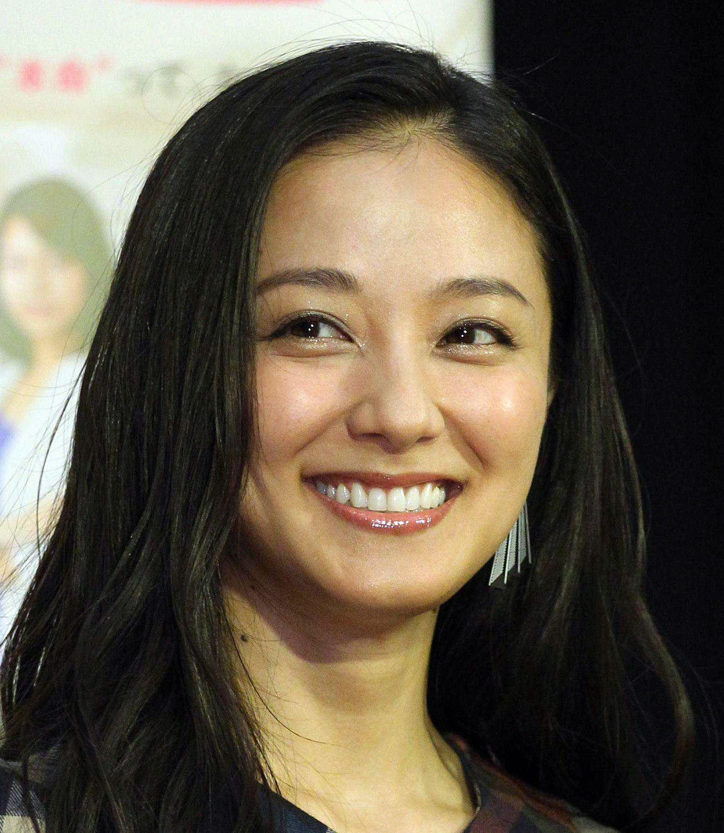 中越典子に病気の噂？激痩せが心配された真相と2026年現在の姿