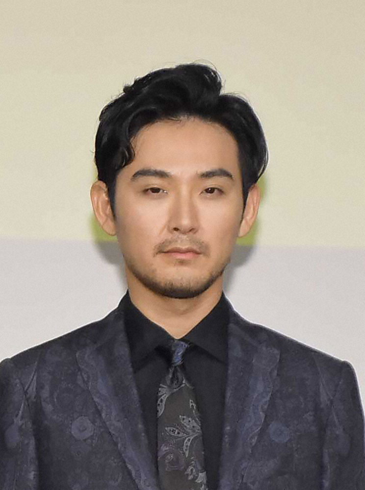 松田龍平の母は松田美由紀！優作亡き後の子育てと華麗なる家族の絆