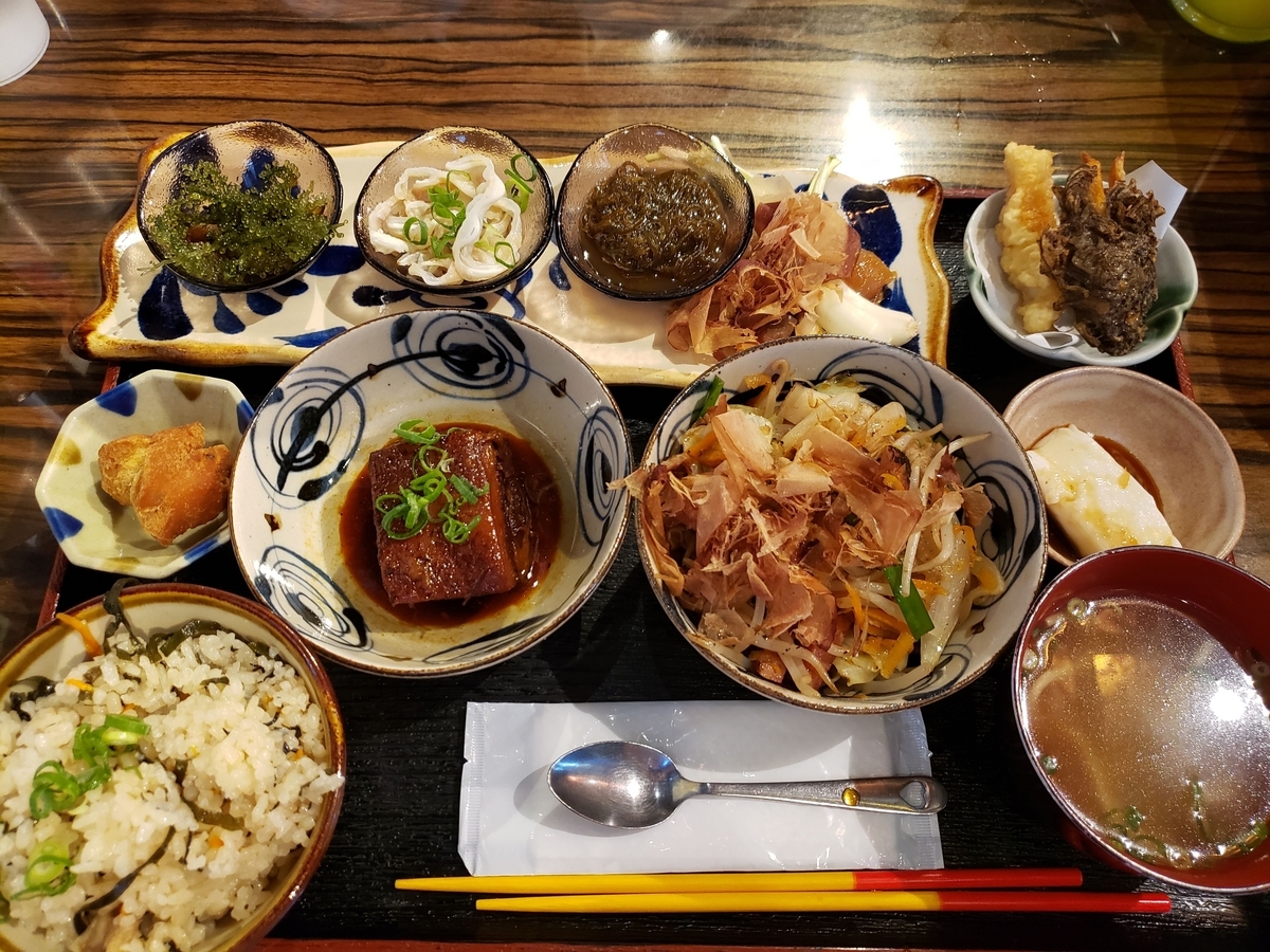 沖縄料理新垣家の評判は本当か？絶品メニューと予約の真相を徹底追跡！