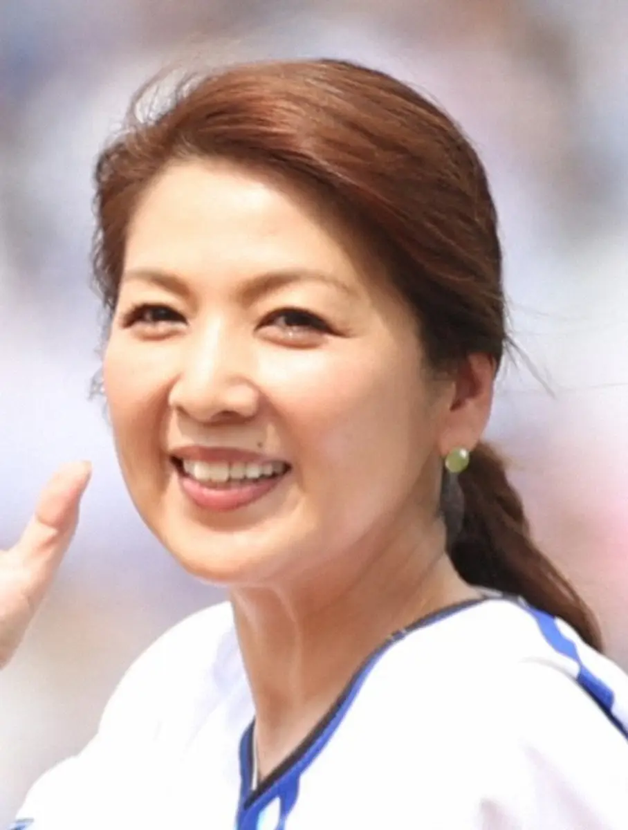 飯島直子の現在体重と身長は？奇跡の50代を保つスタイル維持と美容法の全貌