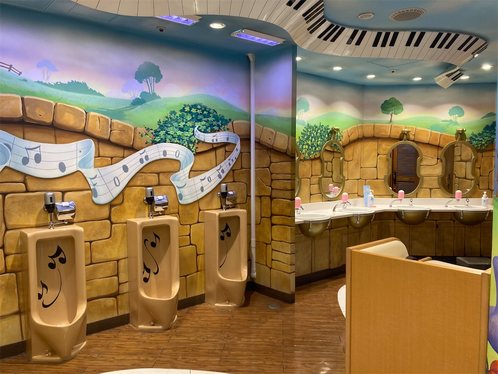 なぜ話題？サンリオピューロランドの可愛すぎるトイレと混雑回避術を徹底解説