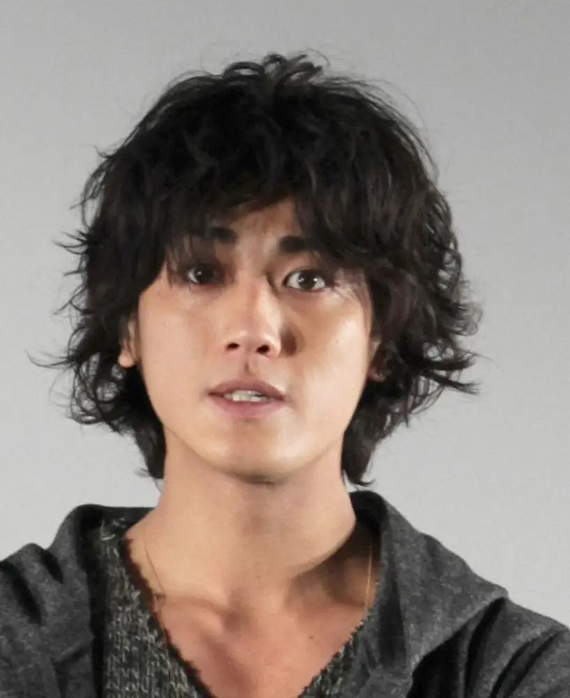 Kat-Tun赤西仁の脱退真相と現在｜亀梨和也との関係や驚きの今を追う