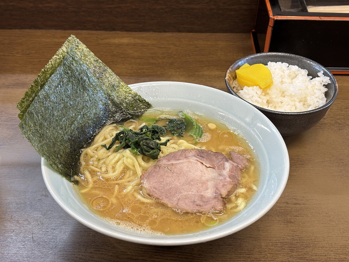 寿々㐂家が家系最高峰と称される理由｜味と接客の真相に迫る