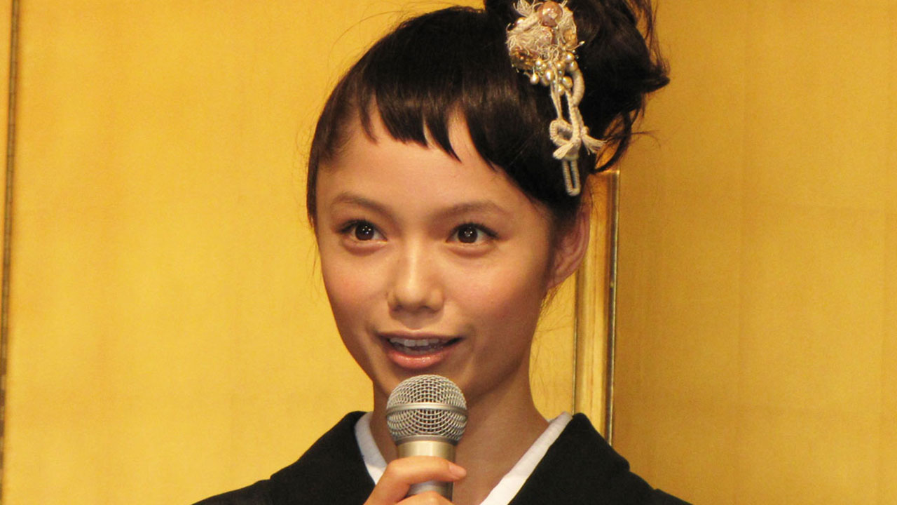 岡田准一と妻・宮﨑あおいの現在｜馴れ初めから子供・豪邸の真相まで総力取材