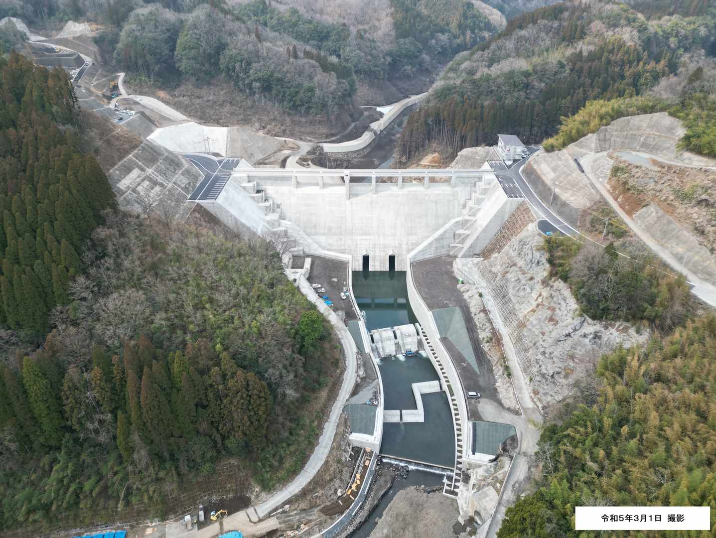 大分・玉来ダムの現在と治水効果｜なぜ水がない？流水型の秘密と見学情報