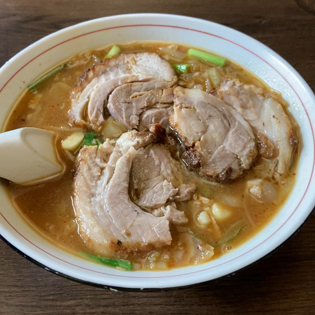 豊洲市場やちよの行列を解剖！名物アジフライと限定チャーシューの真価