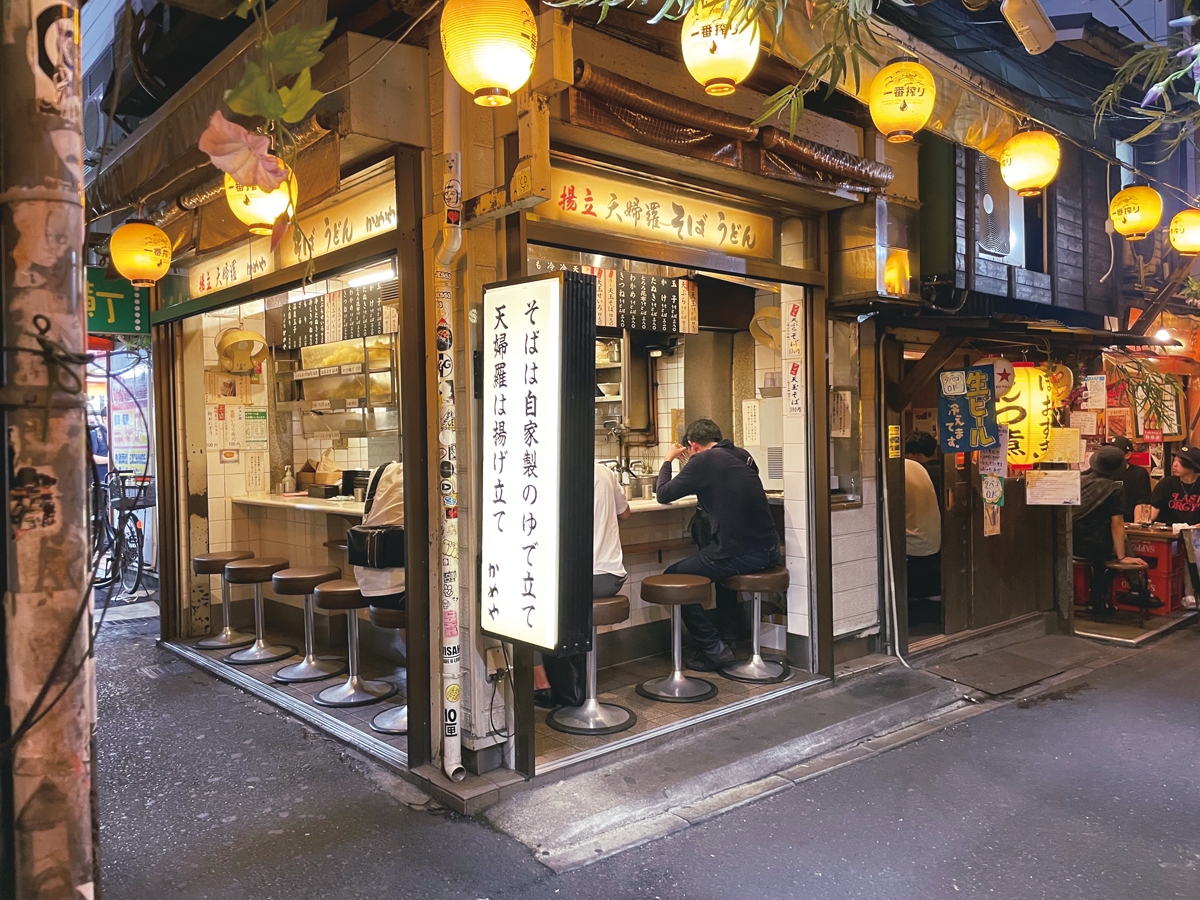 かめや新宿店を徹底解剖！元祖天玉そばの魅力と並び方完全攻略