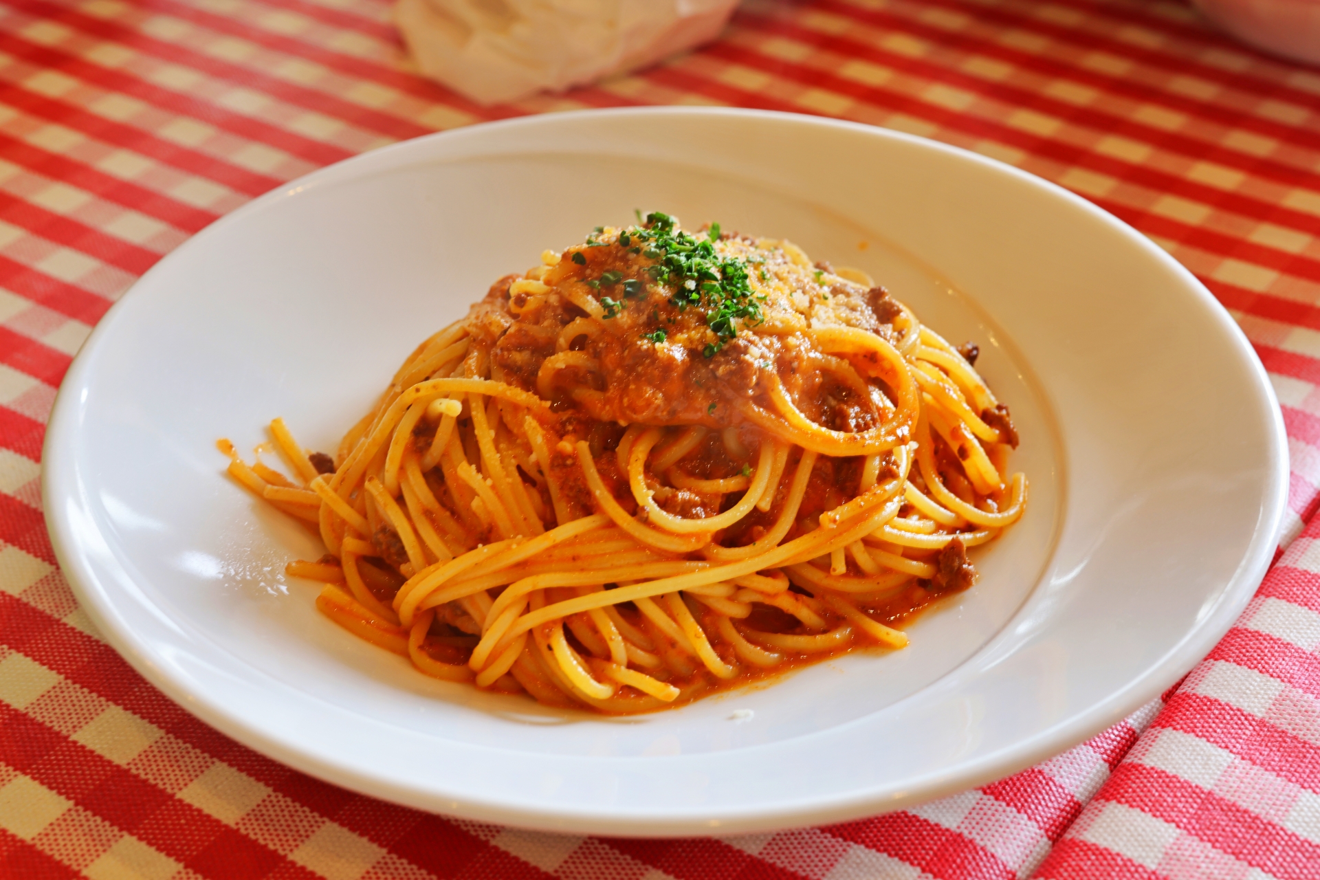 え、別物？スパゲッティとパスタの違いと太さ基準・マカロニの真相