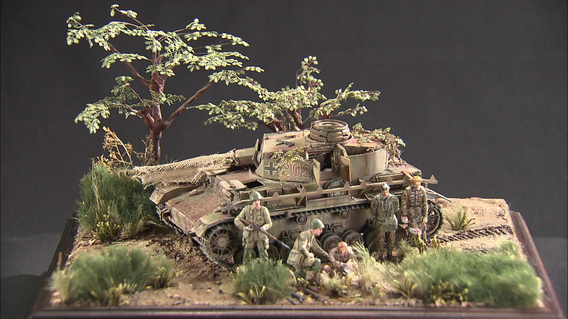 戦車ジオラマの作り方徹底解説！100均素材とプロ技で極める情景模型