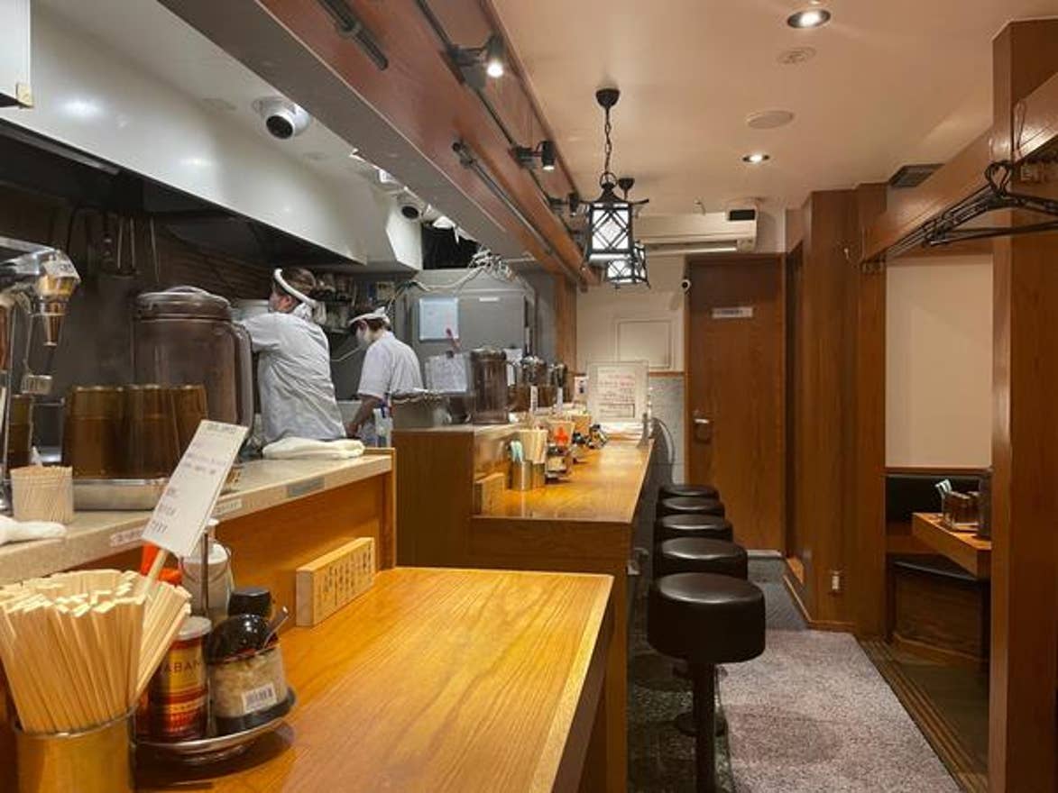 【2026最新】新宿駅ランチ決定版！地元民推しの穴場＆コスパ最強名店15選