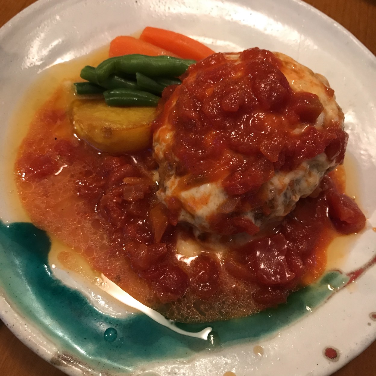 話題のビストロ黒屋を徹底解剖！予約困難の理由と名物肉料理の真価