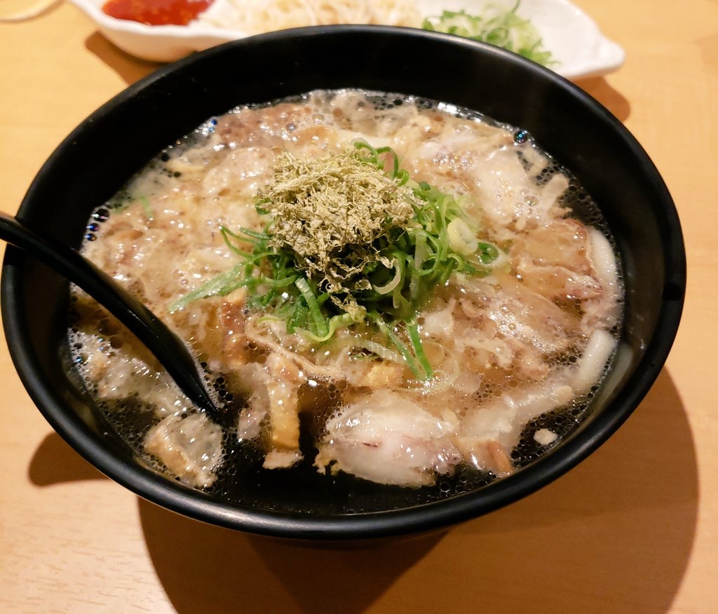 大阪名物かすうどんの正体とは？発祥の歴史と旨さの秘密を徹底解剖