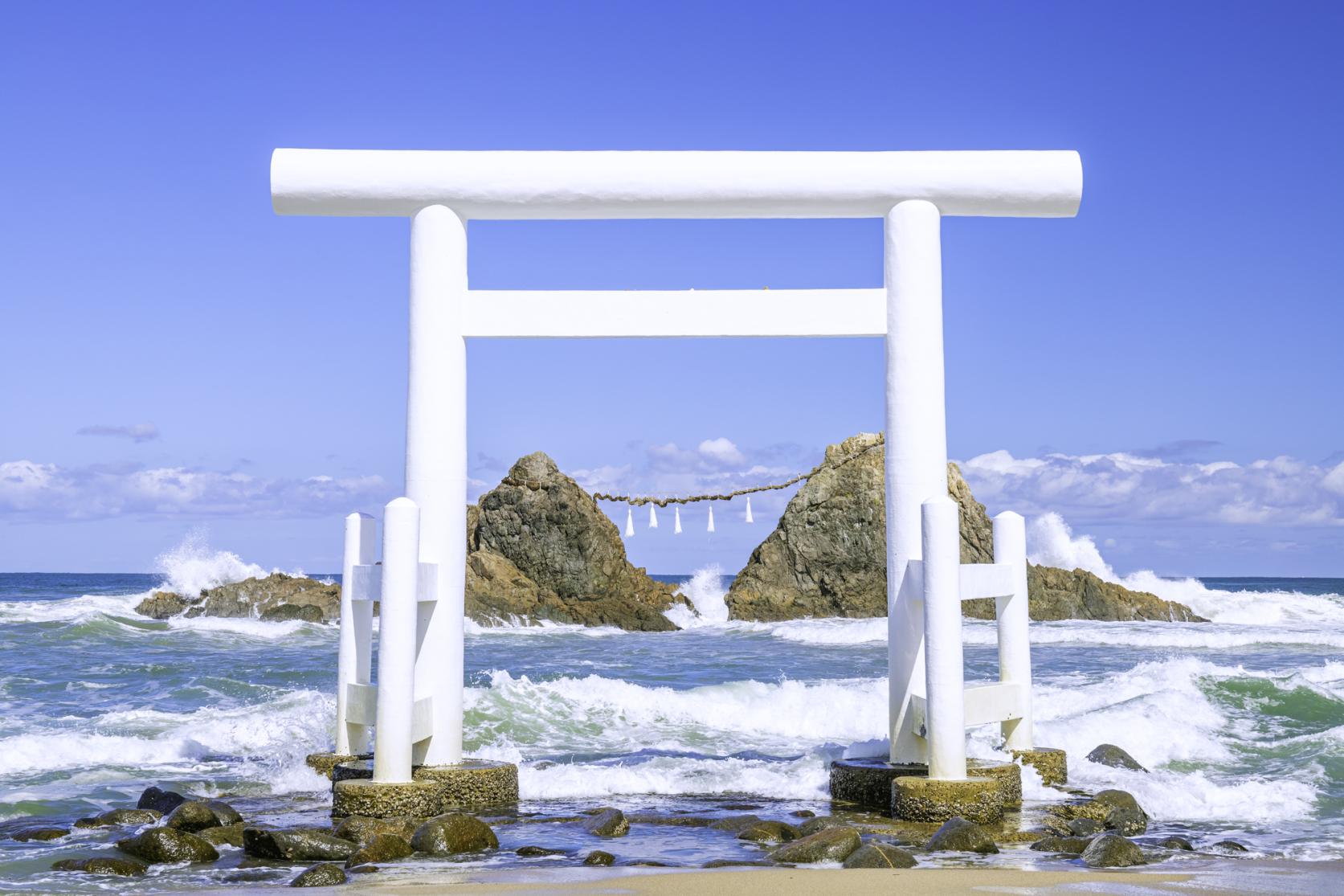 糸島・桜井二見ヶ浦の夫婦岩完全ガイド！夕日の奇跡と混雑回避術