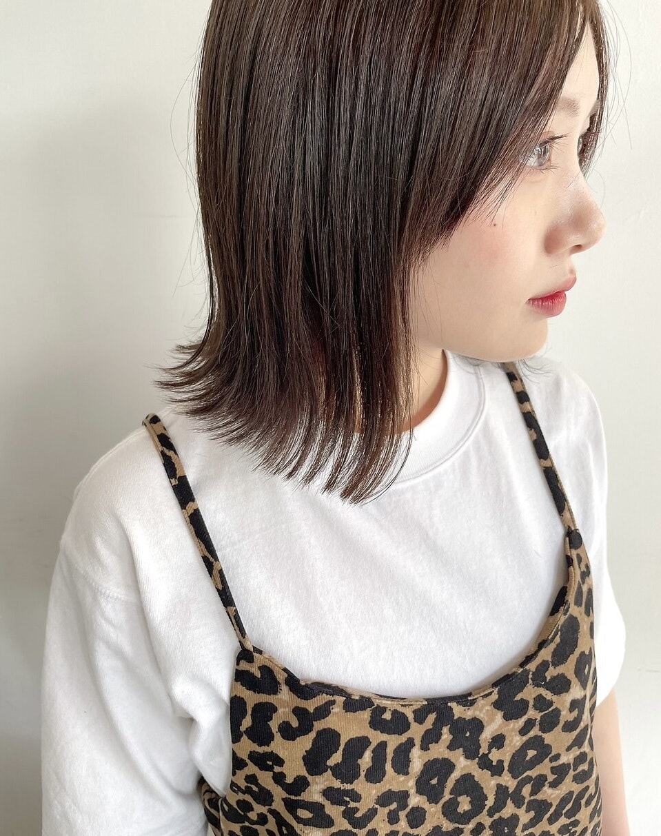 切りっぱなしミディアムで失敗しない！大人の似合わせ術と最新セット法