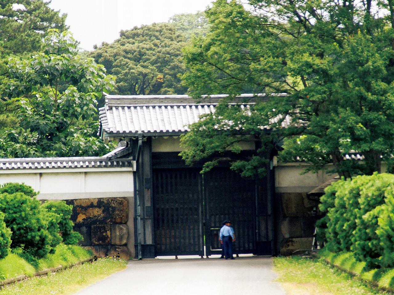 半蔵門の老朽ビル再開発で急浮上するアスベスト問題：都心の一等地で加速する解体工事と揺れる安全対策の最前線