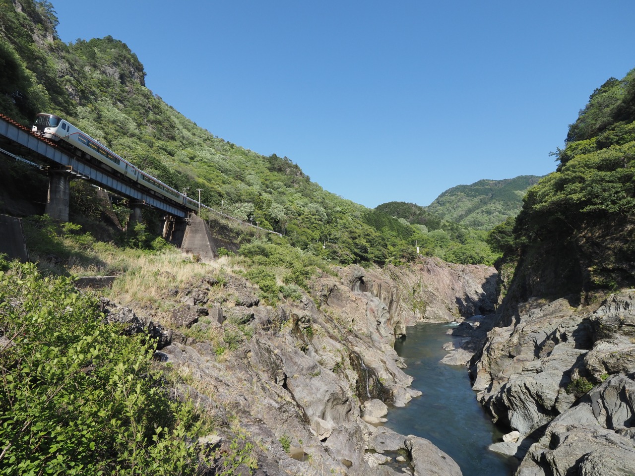飛水峡ロックガーデンが今注目の理由！絶景甌穴群と道の駅の真価