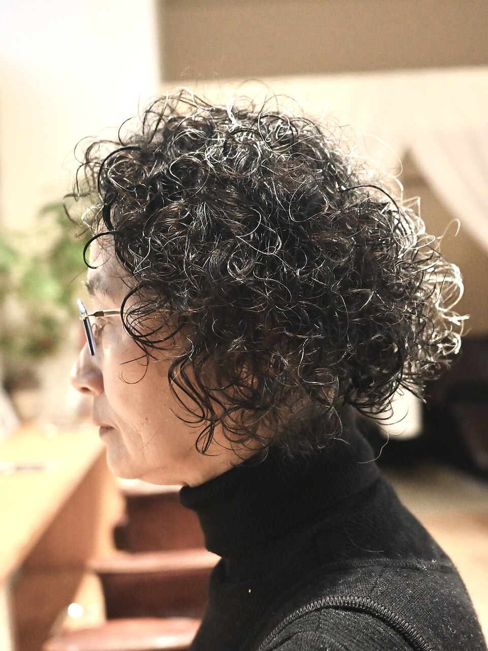 70代の髪型はショートパーマが新常識！劇的若見えと失敗回避の極意