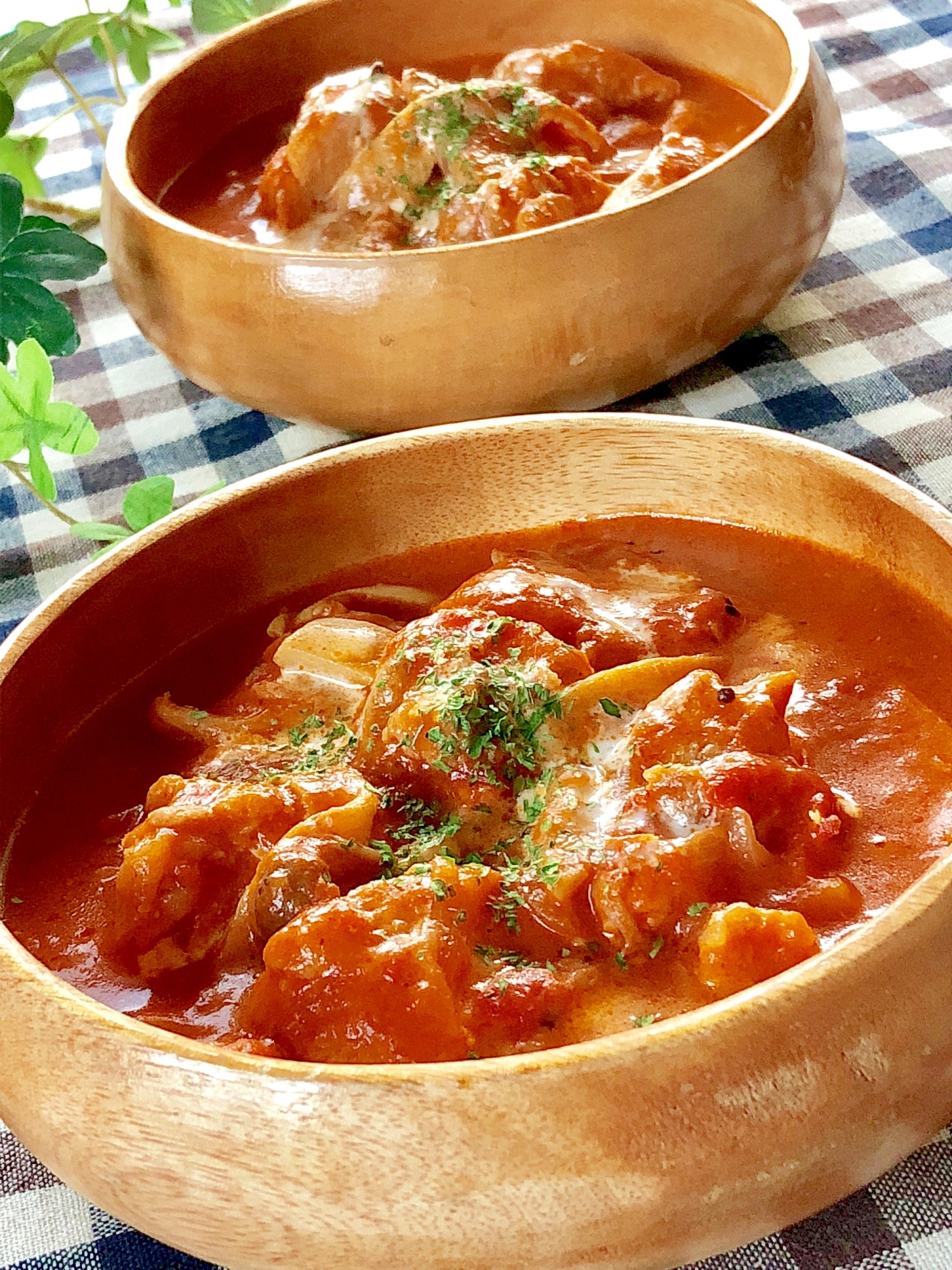 プロが明かすチキンのトマトクリーム煮の極意！酸味を抑える黄金比と隠し味