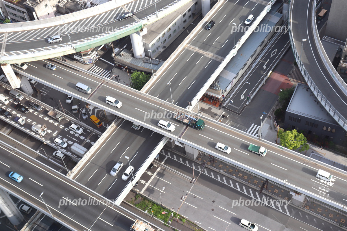 立体交差で渋滞が一変する仕組みとは？高架・地下の違いと最新事情を解明