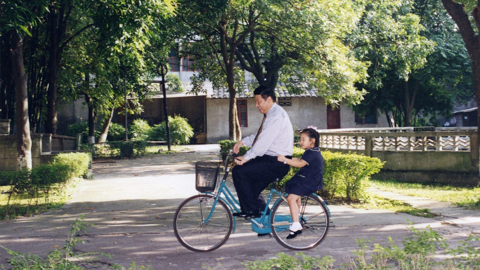 習近平の長女・習明沢の現在とは？本物写真の流出と結婚の噂を徹底追跡
