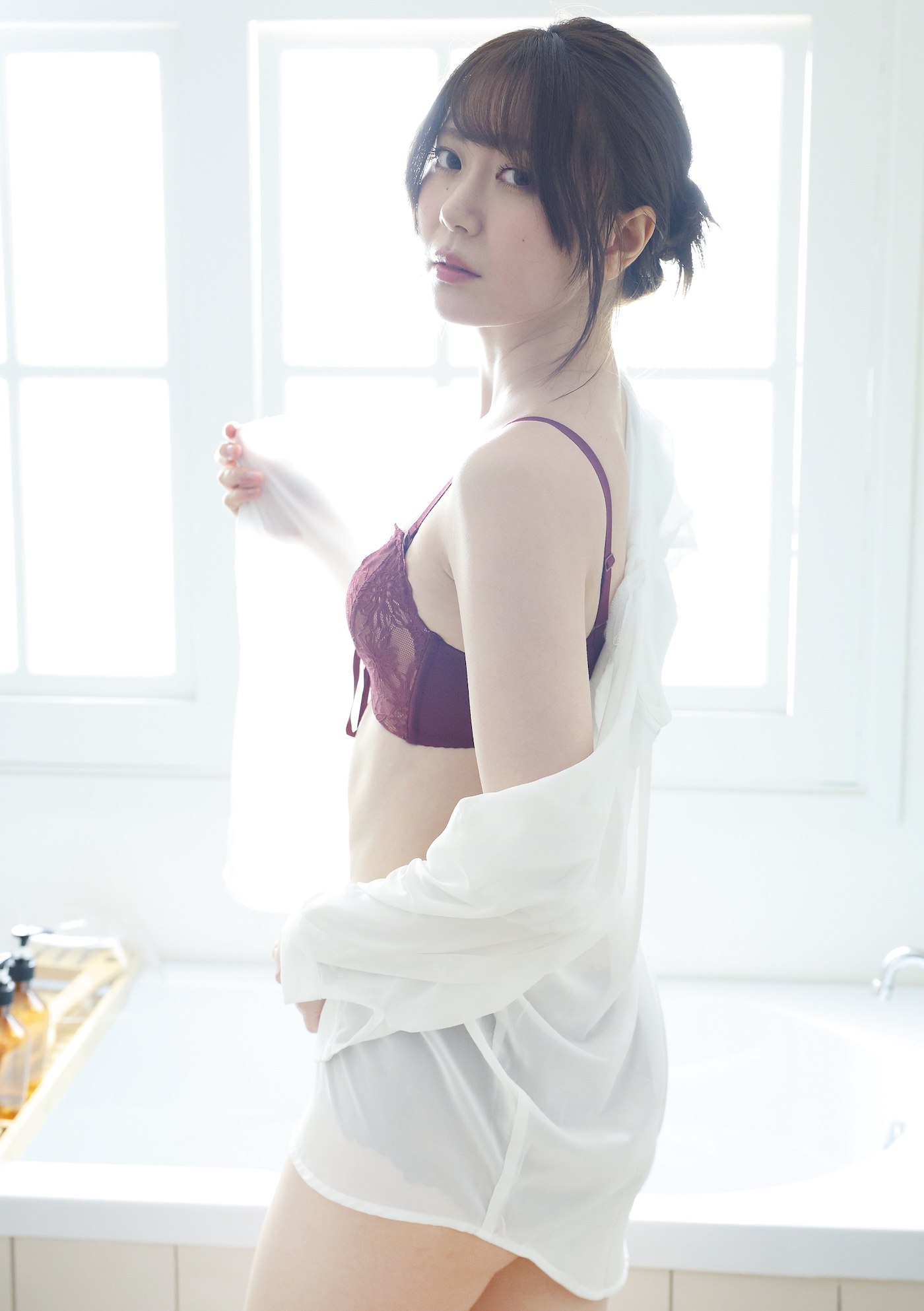 東城りおのグラビアと写真集の全貌｜Mリーグ経て輝く美貌の真相